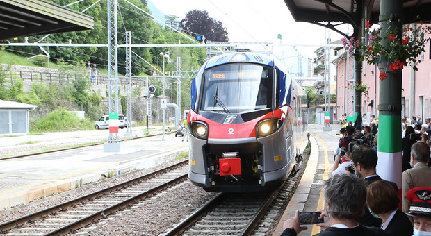Elettrificazione della linea e via i passaggi a livello sulla Udine-Cividale