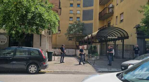 La polizia in via Pascoli a Cassino