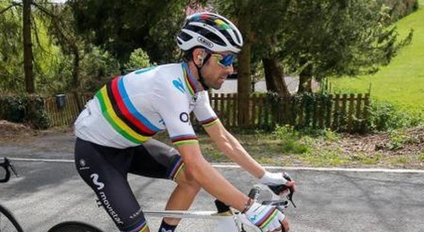 Vuelta, a Valverde la maglia numero 1, sono 13 gli italiani al via