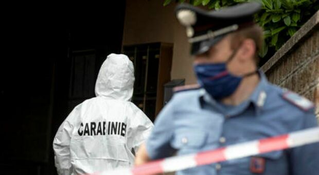 Studente di 16 anni si impicca con la cintura dei pantaloni, ipotesi sfida social: i carabinieri sequestrano il pc