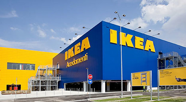 Ikea, secondo licenziamento choc: "Dipendente sospeso per per 5 minuti di pausa in più"