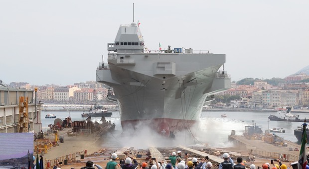 Fincantieri ritira la nave Trieste, tensione tra operai a Castellammare