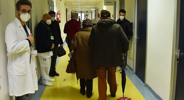 Covid a Salerno: medici di famiglia arruolati e scomparsi «Nessuno ci chiama»