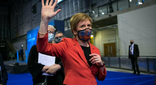 Scozia, alle elezioni vince ancora l'indipendentista Sturgeon