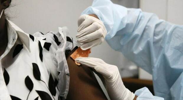 Marburg, il virus fa paura: «Ha l'88% di mortalità». Corsa contro il tempo per testare i primi vaccini
