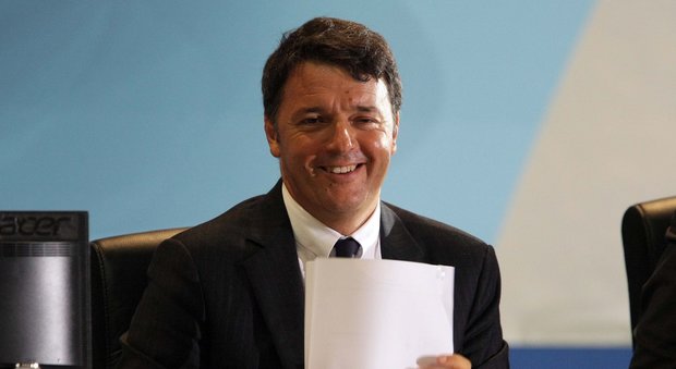 Raggi e i rifiuti ingombranti, Renzi: «Il "gomblottismo" ci ha rovinato»