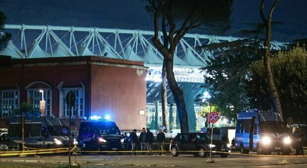 Lazio-Salernitana, tifosi ospiti aggrediti prima della partita: due accoltellati ricoverati in ospedale