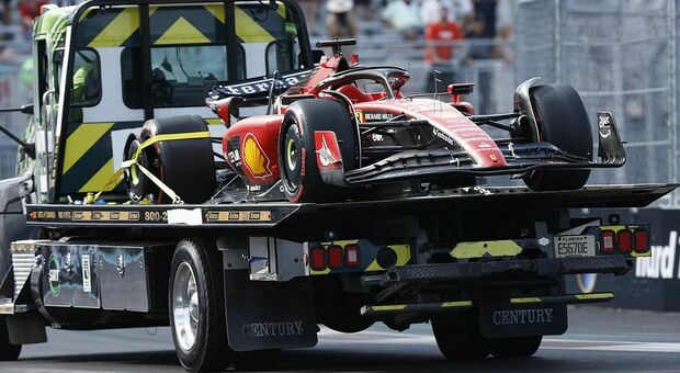 La Ferrari di Leclerc incidentata nella Q3 di Miami