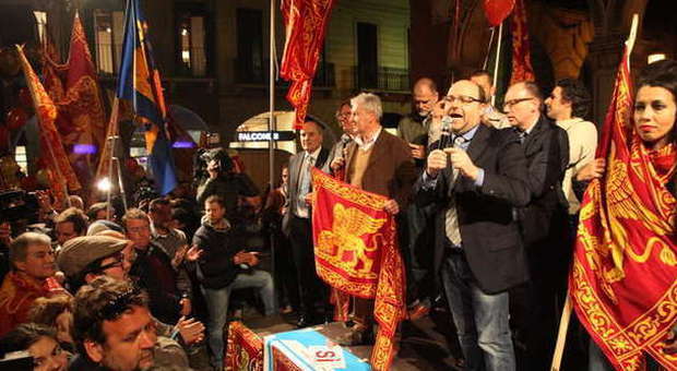 Gianluca Busato proclama l'indipendenza del Veneto a Treviso