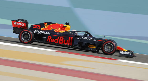 F1, Gp Bahrain: Max Verstappen domina le prove libere, davanti a Norris ed Hamilton