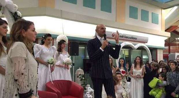 Vincenzo Miccio al Wedding Day nella galleria Auchan