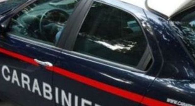 Auto rubata e arnesi da scasso: malfattori in fuga a Putignano