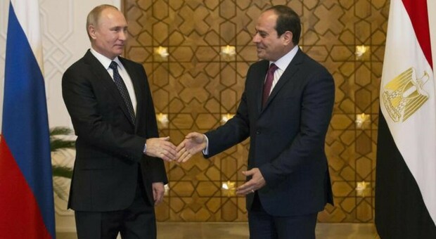 Putin, il piano segreto dell'Egitto per produrre 40.000 razzi Sakr 45 per la Russia: la scoperta nelle carte rubate agli Usa
