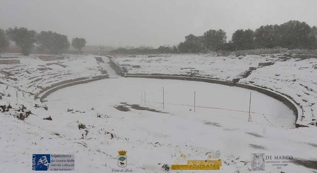 Una coltre di neve anche per il "nuovo" anfiteatro di Rudiae
