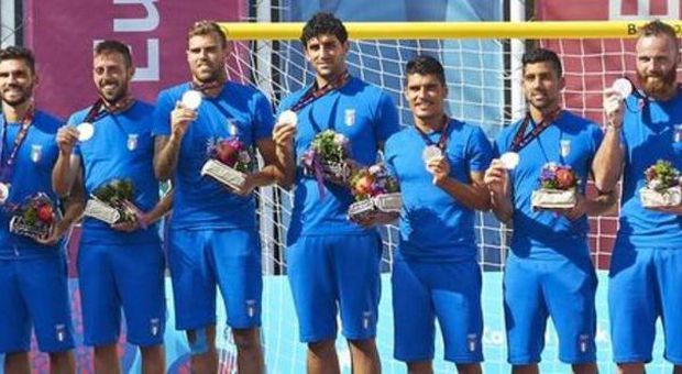 La Nazionale italiana di beach soccer con l'argento a Baku