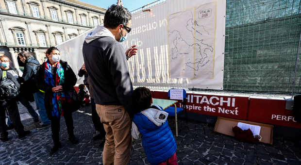 Scuole chiuse in Campania, al Plebiscito la protesta dei genitori No Dad