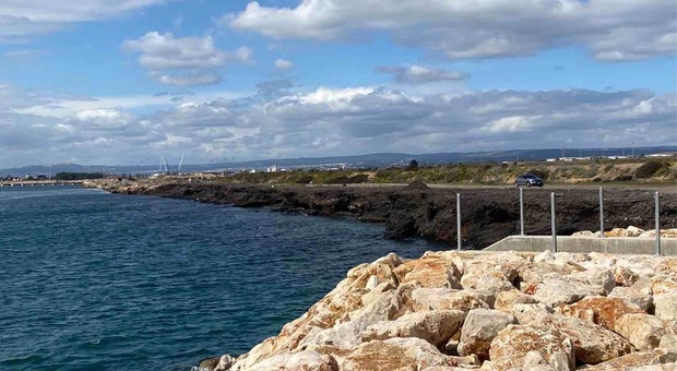 Porto di Taranto, sequestrato un tratto della scogliera di Punta Rondinella per rischio ambientale