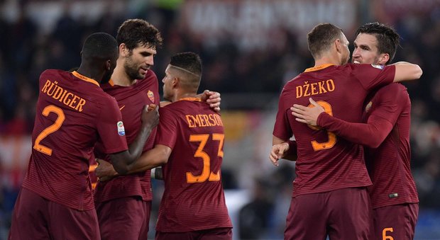 Roma-Sassuolo 3-1: Paredes, Salah e Dzeko calano il tris i giallorossi a +2 sul Napoli