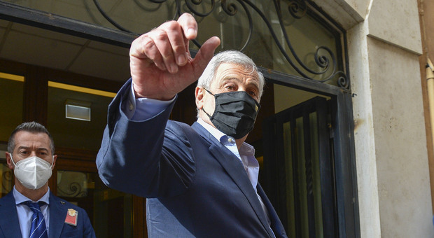 Centrodestra, Tajani: «Temono per la ricandidatura. La Capitale? C'è Gasparri»