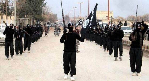 Una processione dell'Isis in Siria