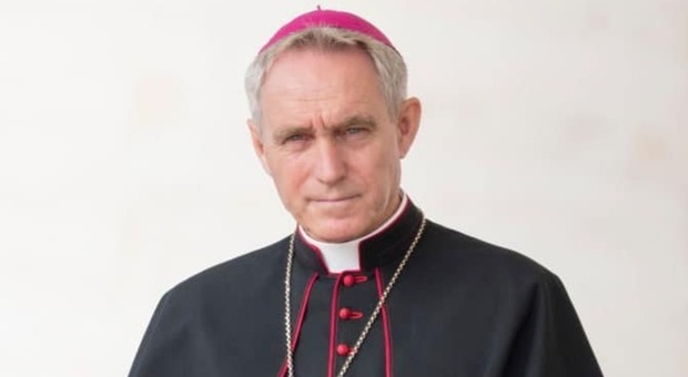 Chi è Padre Georg Gänswein, età, biografia, scontro con Papa Francesco: l'arcivescovo ospite oggi a Verissimo