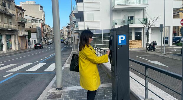 Parcheggi, ora la sosta a Civitanova è smart: si potrà pagare con il bancomat