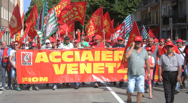 Sicurezza sul lavoro, grande manifestazione a Padova. «Basta morti»