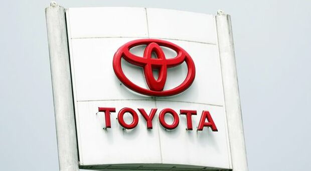 Toyota taglia stime produzione esercizio