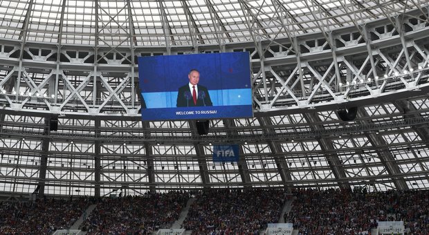 Putin dà via al Mondiale: «Benvenuti in Russia»