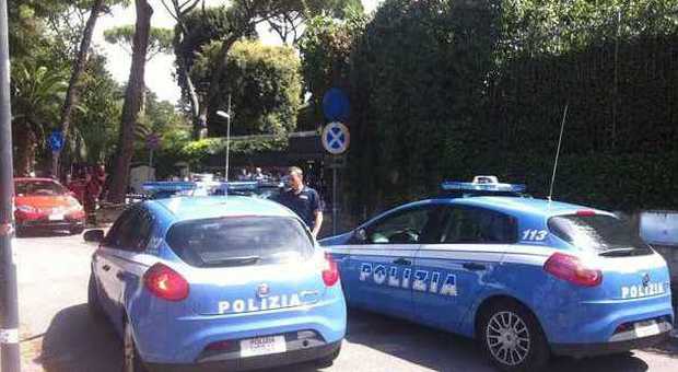 Roma, colf decapitata: killer ucciso dalla polizia. Indagini sulla dinamica