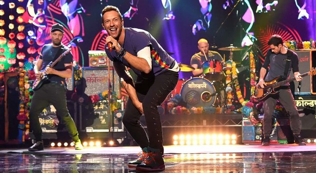 Coldplay a Napoli, biglietti venduti in pochi minuti e siti presi d’assalto: seconda data in arrivo?