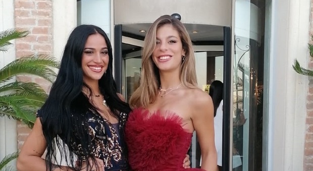 Miss Universo, tra le partecipanti anche le trevigiane Nicole e Camilla: ecco chi sono la mora e la bionda che hanno calcato il red carpet