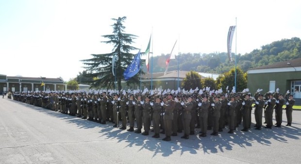 Ascoli, più di quattrocento volontari giurano al 235° Reggimento Piceno