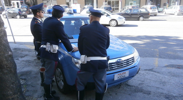 La polizia stradale di Senigallia intervenuta dopo l'investimento