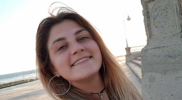 Valentina Gaggioli, 27enne morta in un incidente a Gran Canaria: era stata estratta dalle lamiera ancora viva