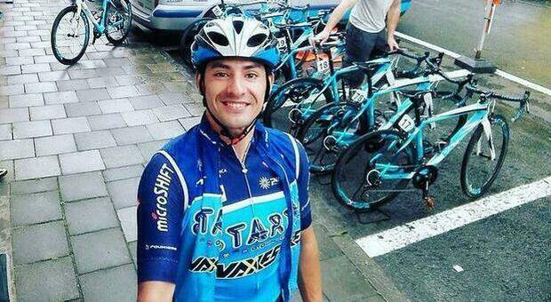 Cristopher Mansilla, il ciclista morto di Covid a 30 anni. L'ultimo messaggio: «Vediamo se mi sveglierò ancora una volta»