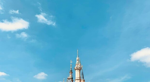 immagine Omicron, picco di contagi in Cina: chiuso lo Shanghai Disney Resort