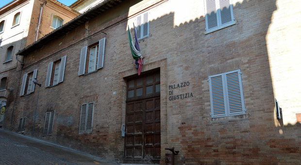 Il palazzo di giustizia di Urbino, foto tratta dal Web