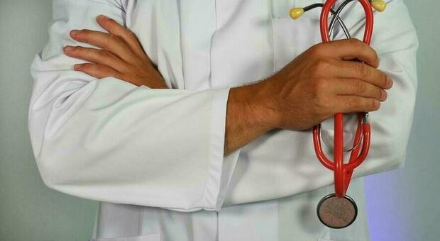 Concorso ad Ancona per 46 medici di emergenza-urgenza: «Ne mancano il doppio»
