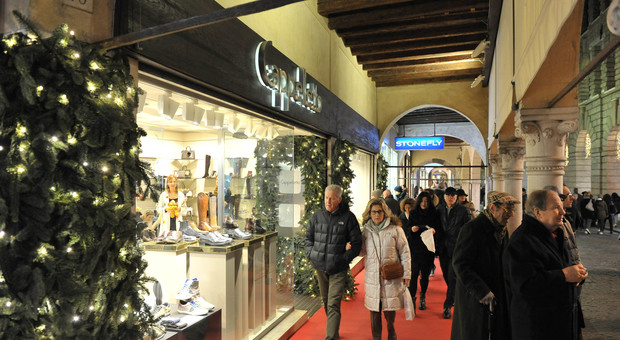 Turismo: 2,6 miliardi di euro spesi in shopping Milano la meta preferita