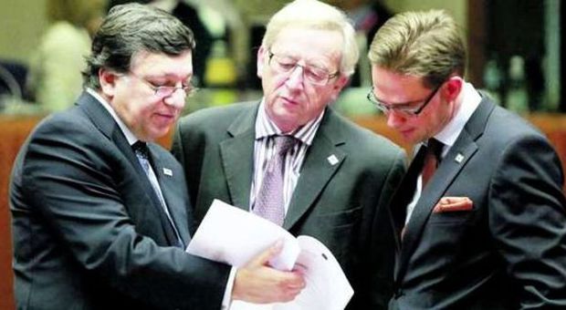 Da sinistra, Barroso, Junker e Katainen