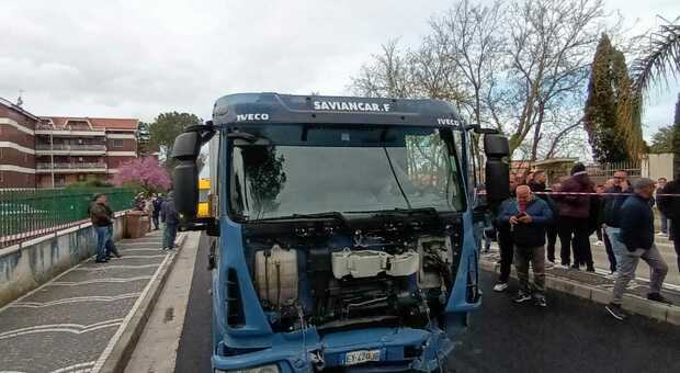 Il camion coinvolto nell'incidente