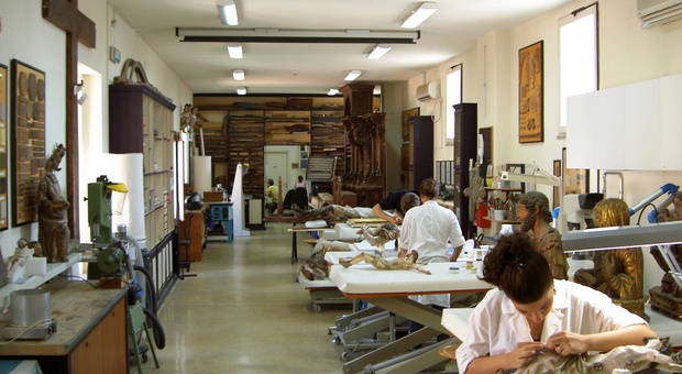 foto laboratori di restauro