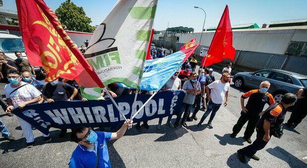 Whirlpool Napoli, nuovo corteo di protesta: da via Argine al porto tutto bloccato