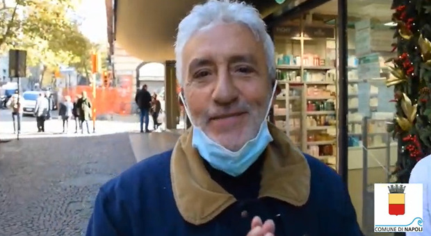 Covid a Napoli, l'appello del Comune: «Restituite le bombole di ossigeno alle farmacie»
