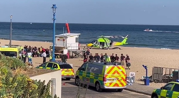 Incidente choc in mare: morti due ragazzi di 12 e 17 anni, 8 feriti
