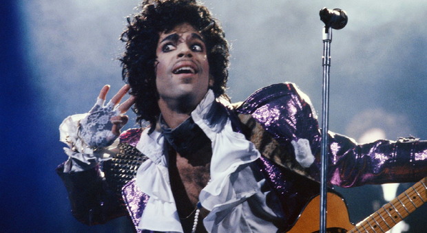 Prince, il tesoro nascosto nella sua cassaforte: «Migliaia di canzoni inedite»