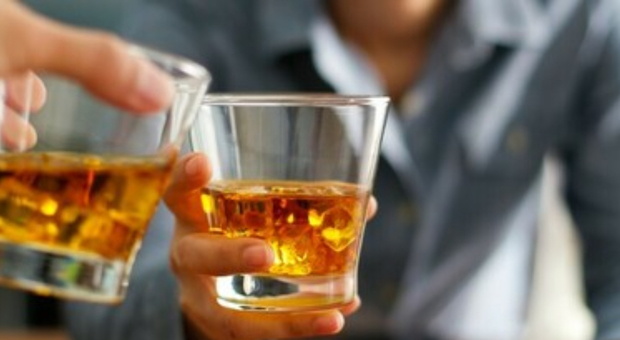 Cosa è il nuovo gel scoperto dai ricercatori di Zurigo in grado di rendere l'alcool innocuo