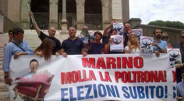 Campidoglio, contro Marino protestano Ncd, Ncs e asili Onda gialla. Il 26 il corteo pro sindaco