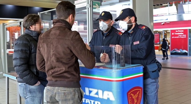 Ferrovie dello Stato, controlli della Polfer nelle stazioni della Campania: quattro arresti e seimila identificati